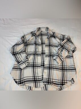 American Eagle Black and White Plaid Oversized Shirt
